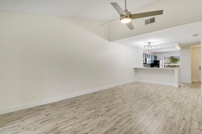Building Photo - 188 Pinewood Ct
