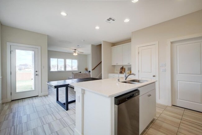 Building Photo - 413 White Steppe Way