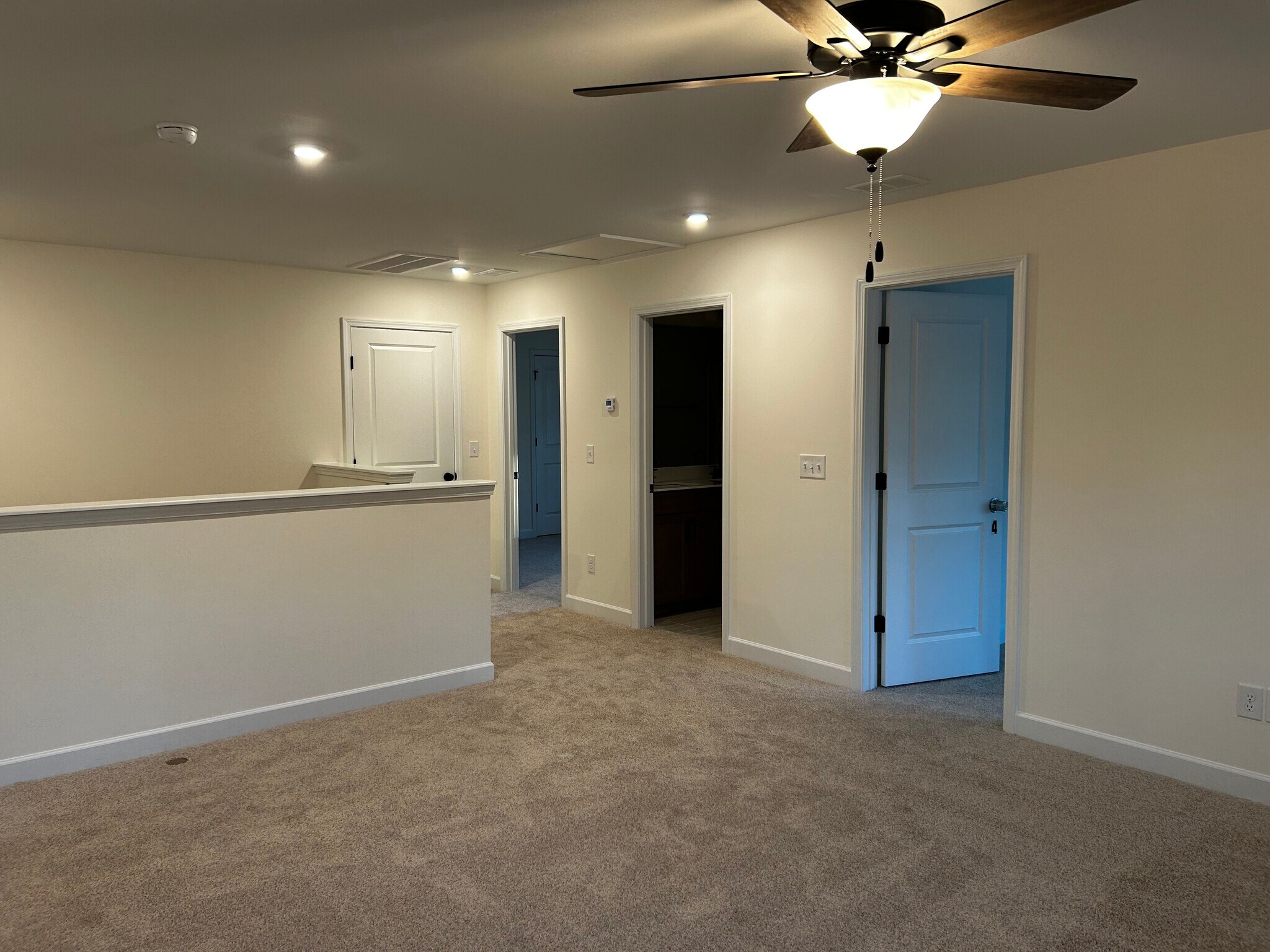 Building Photo - Room in House on Dimaggio Dr