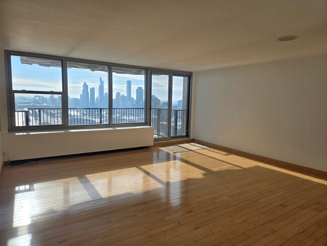 Building Photo - 400 E Randolph St