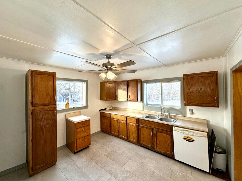 Building Photo - 923 Franklin Ave