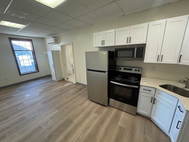 Primary Photo - 460 W 600 N