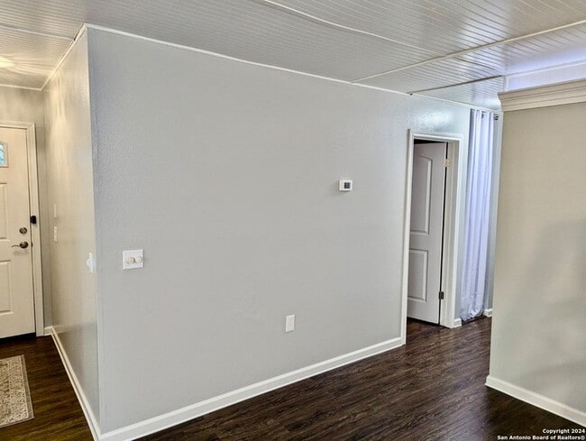 Building Photo - 107 Meadow Hill