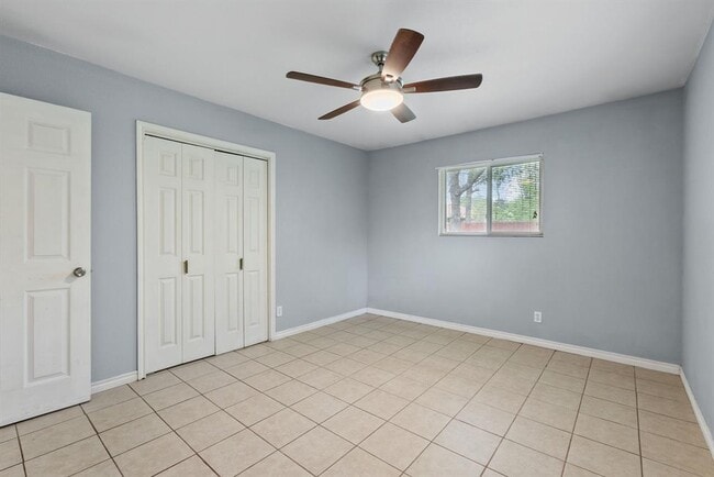 Building Photo - 5803 Wellington Dr