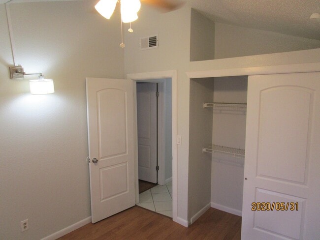 Building Photo - 11382 Lake Erie Dr