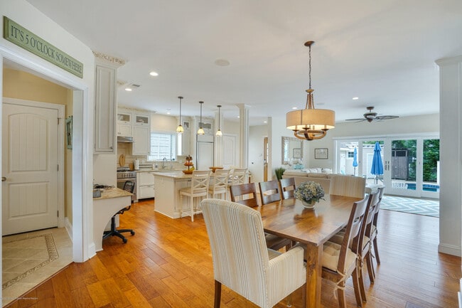 Building Photo - 108 Neptune Pl