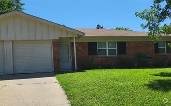 Building Photo - 1016 Mary Dr
