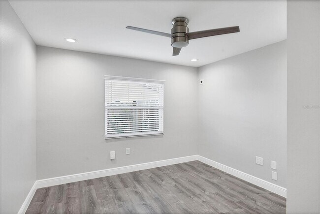 Building Photo - 618 Eastpointe Ct