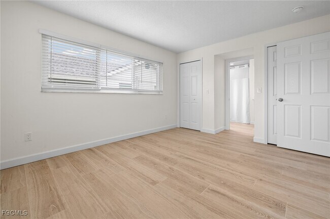 Building Photo - 5320 Coronado Pkwy