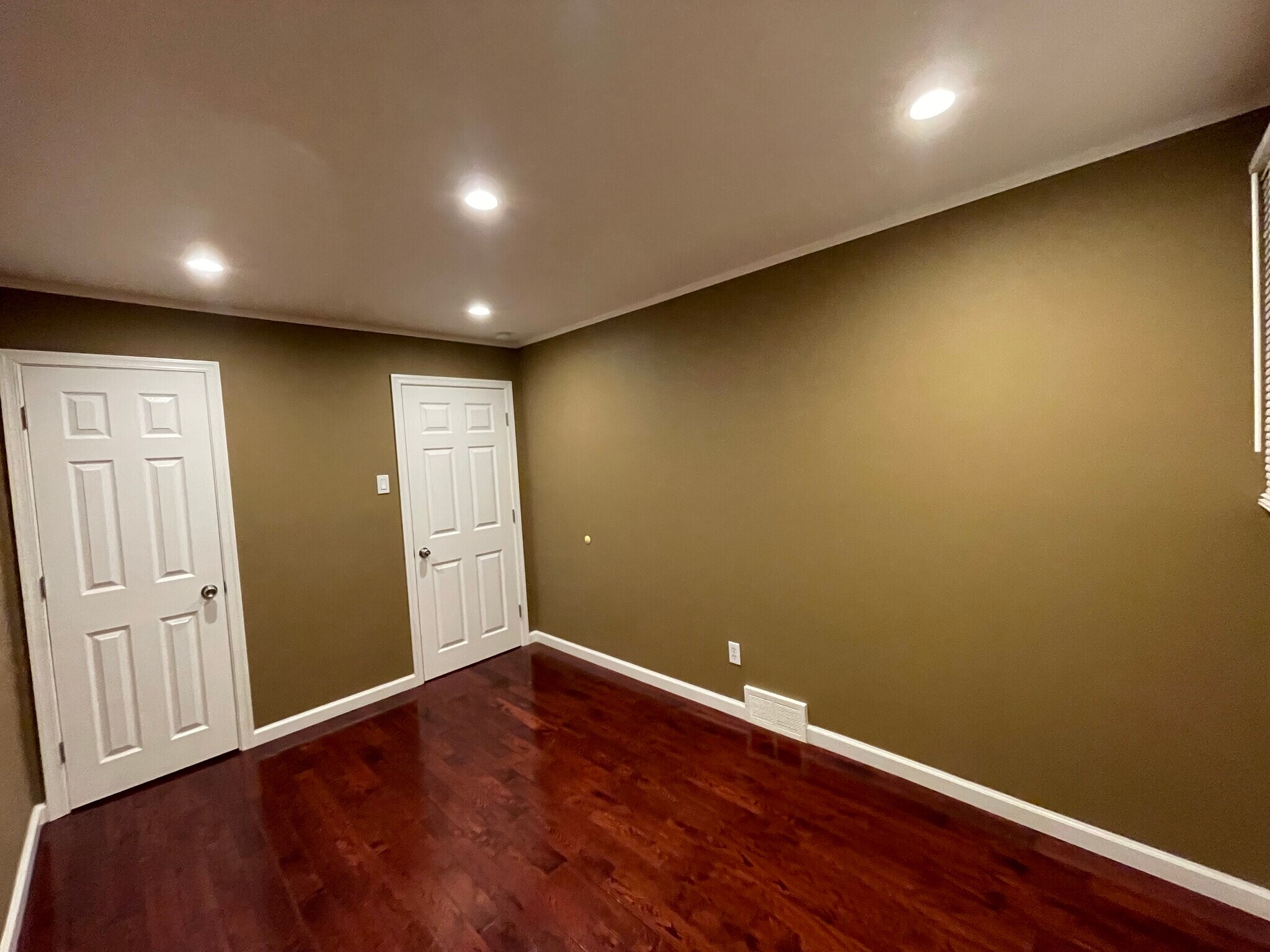 Building Photo - 2314 Strahle St