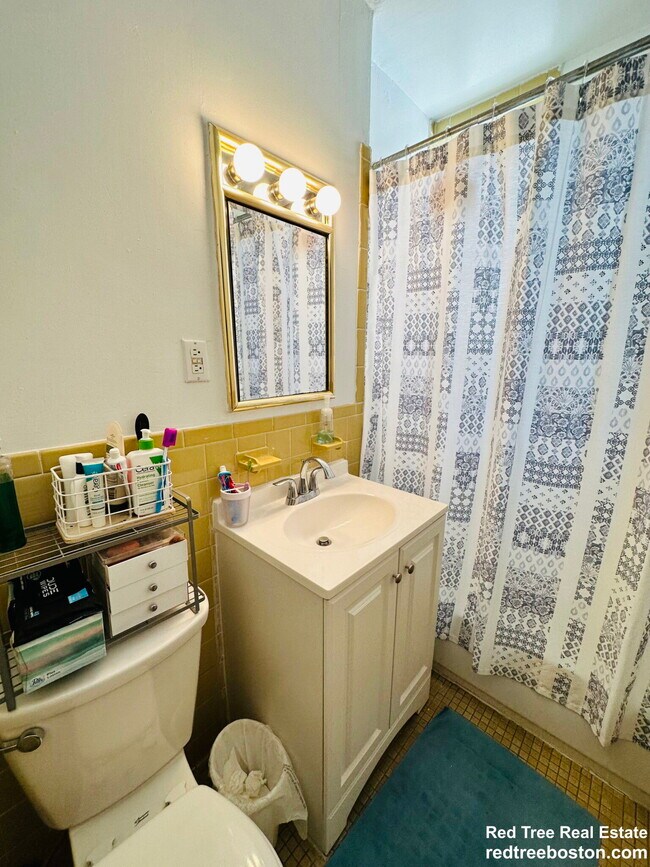 Building Photo - 20 Colborne Rd