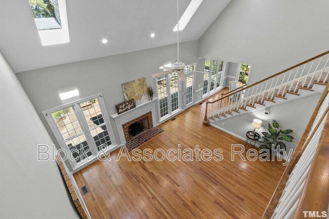 Building Photo - 269 Hogans Valley Way