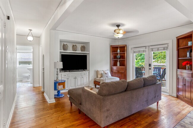 Building Photo - 2489 Semmes St