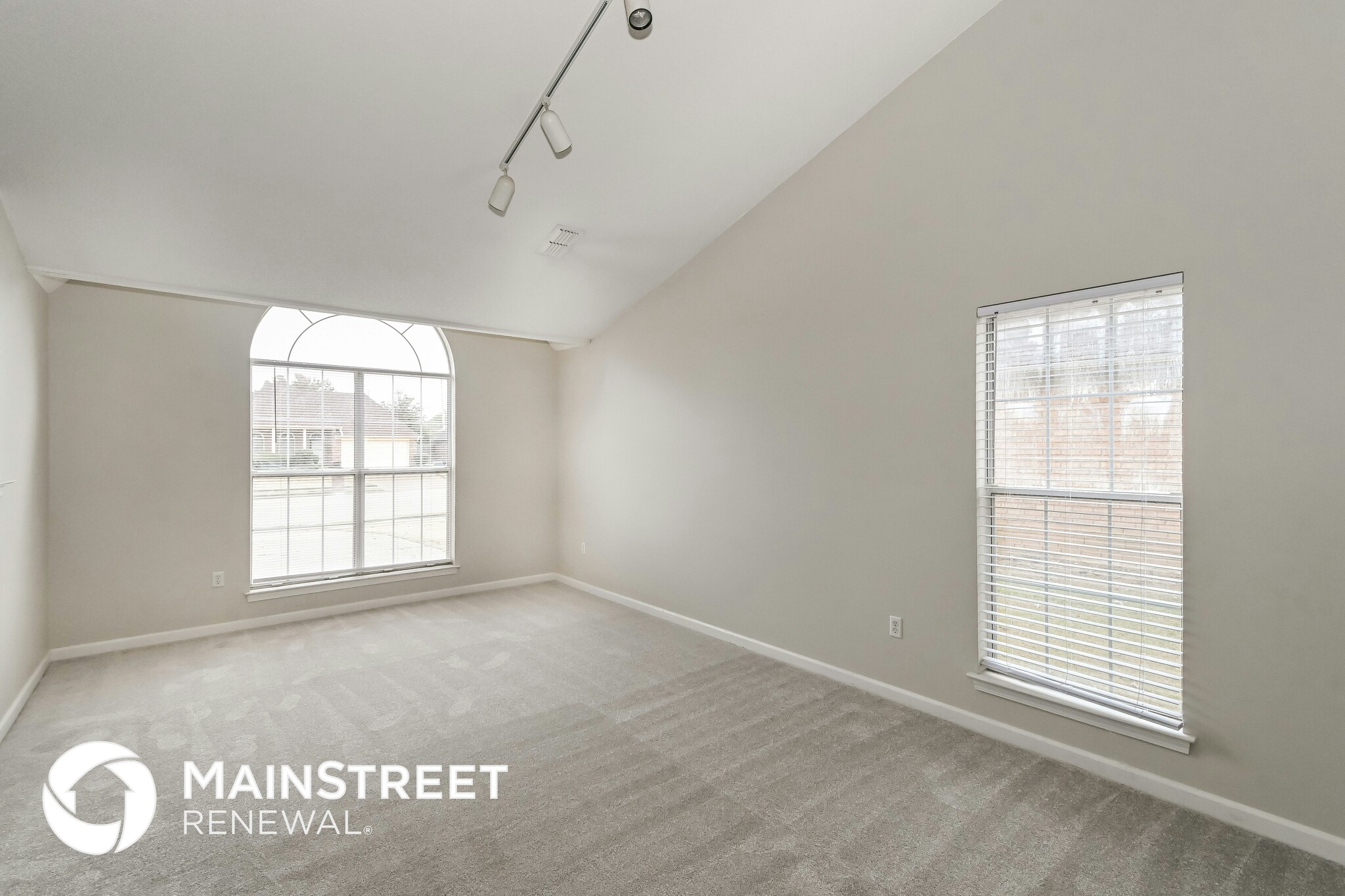 Building Photo - 5545 Annandale Dr