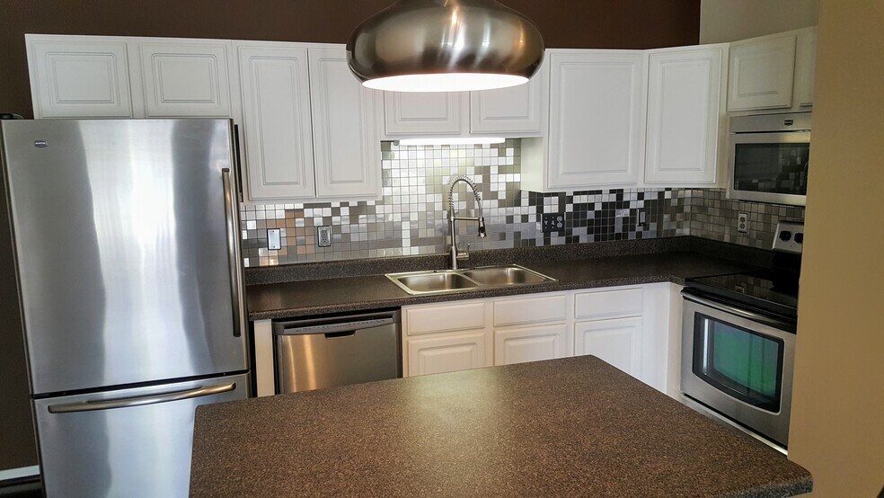 Building Photo - 1991 29th Pl NW