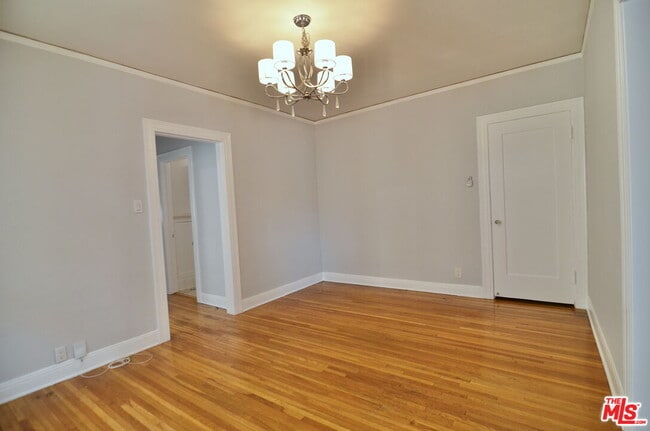 Building Photo - 2021 N Vermont Ave