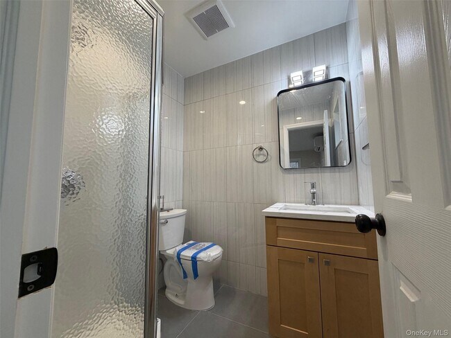 Building Photo - 16 Cornwall Ln