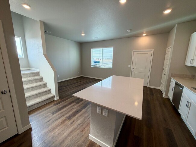 Building Photo - 1353 Reynolds St