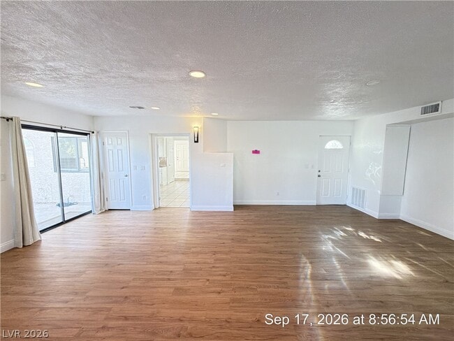 Building Photo - 2817 Crystal Cove Dr