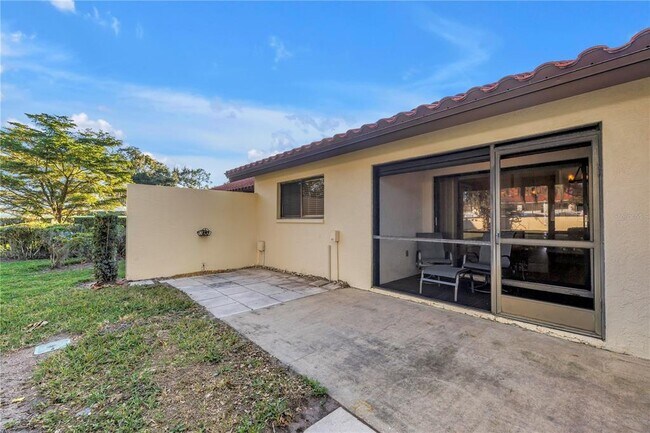 Building Photo - 8415 Gardens Cir