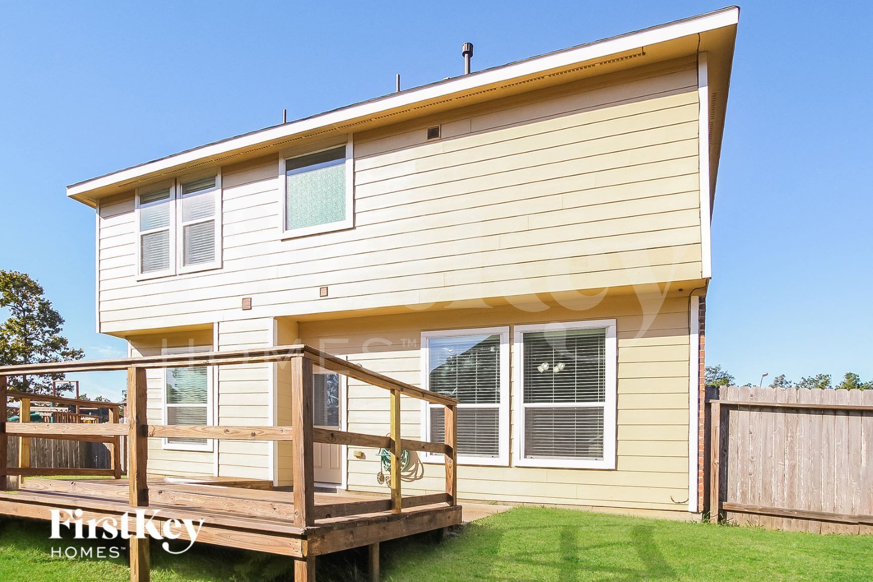 Building Photo - 16318 River Wood Ct