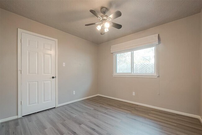 Building Photo - 3118 Watercastle Ct