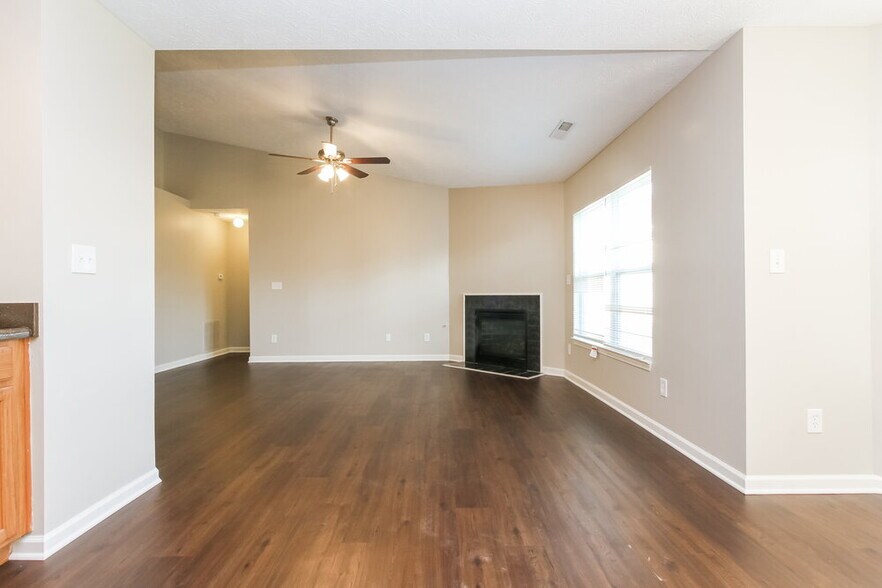 Building Photo - 10941 Minuteman Ct