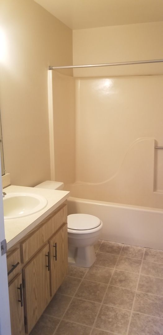 Building Photo - Coral Gardens Two bedroom condo