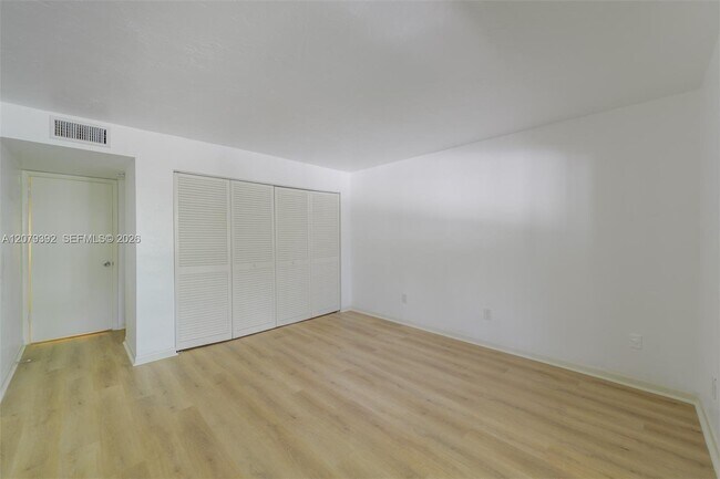 Building Photo - 7420 SW 59th Ave