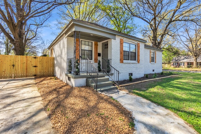 Building Photo - 4895 Helene Rd