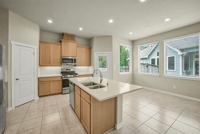 Building Photo - 323 N Spotted Fern Dr