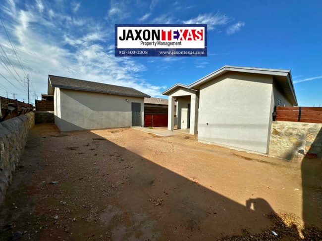 Building Photo - 220 Dora Baltea Pl