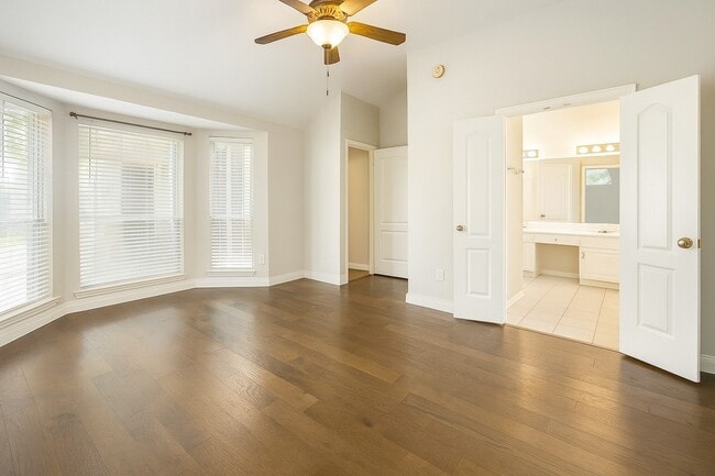 Building Photo - 10706 White Oak Park Ct