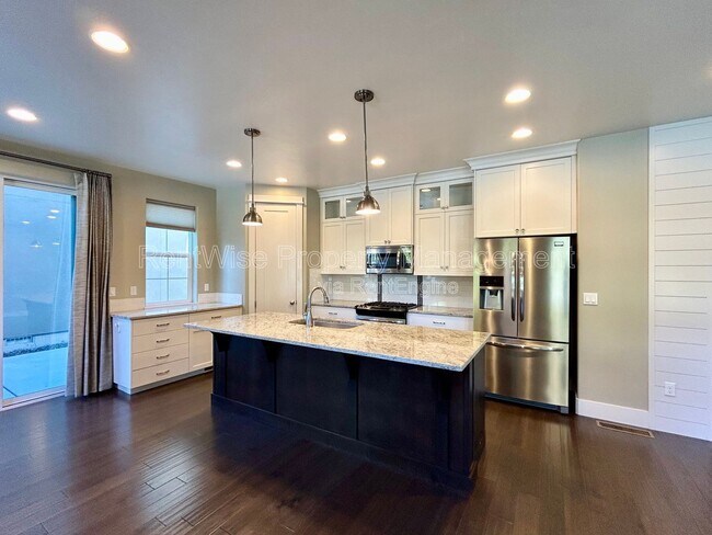 Building Photo - 3712 S Caddis Pl