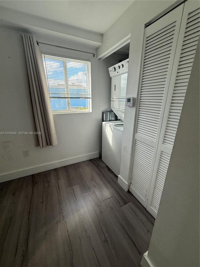 Building Photo - 821 SW 2nd St