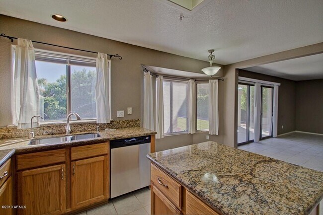 Building Photo - 9649 E Friess Dr