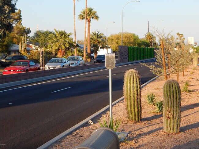 Building Photo - 2103 S Granada Dr