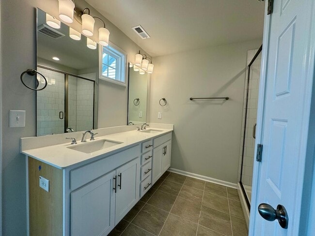 Building Photo - 276 Shingle Oak Rd