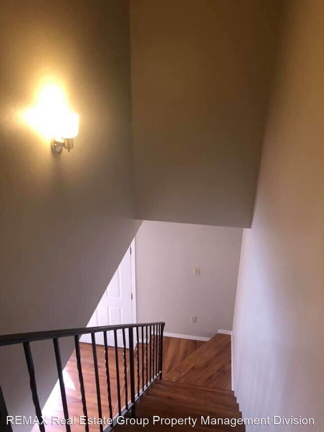 Building Photo - 2 br, 1 bath House - 749 Alexander Rd. Unit B