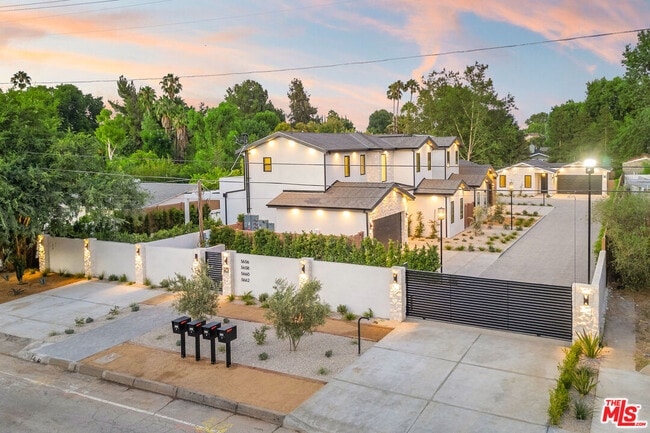 Building Photo - 5662 Winnetka Ave
