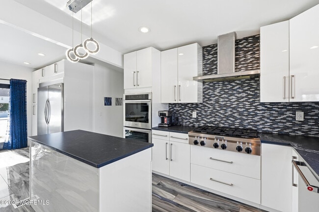 Building Photo - 107 Grant Ave