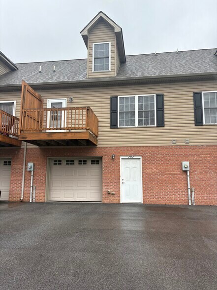 Building Photo - 2108 Pleasant View Dr