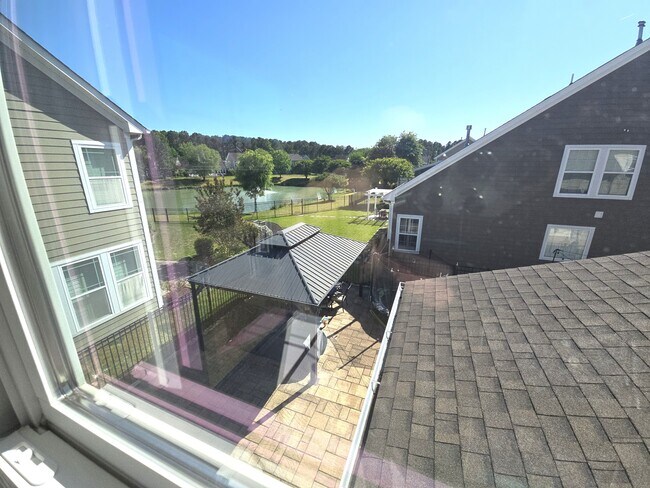 Building Photo - 1129 Flower St