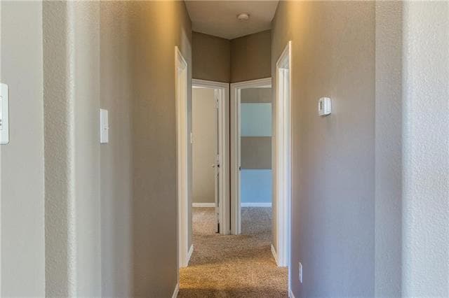 Building Photo - 1404 Bluebird Dr