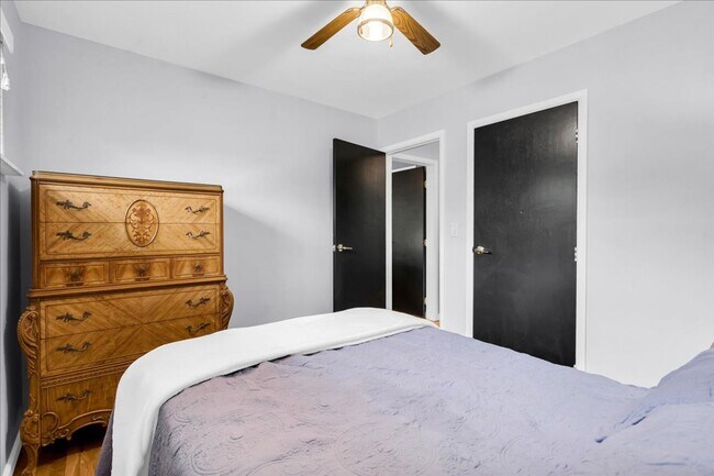 Building Photo - Charming Madison Heights Home with Garage and Fenced Yard