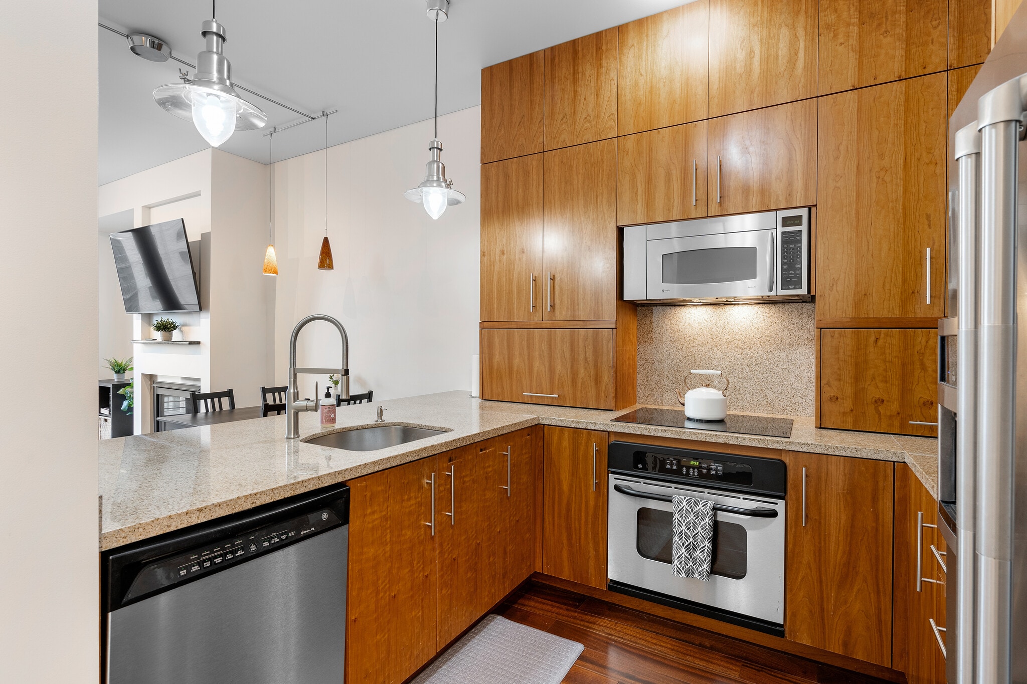 Building Photo - 922 NW 11th Ave