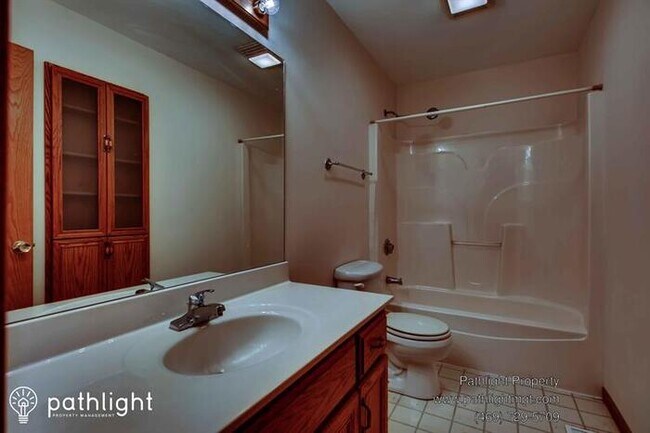 Building Photo - 225 E North St, Manhattan, IL, 60442