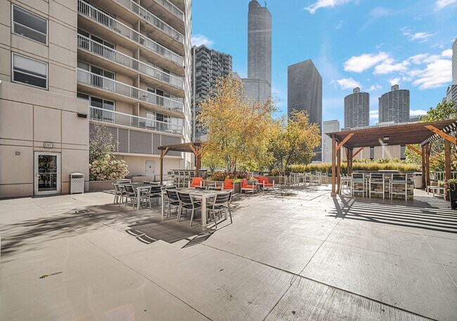 Building Photo - 545 N Dearborn St
