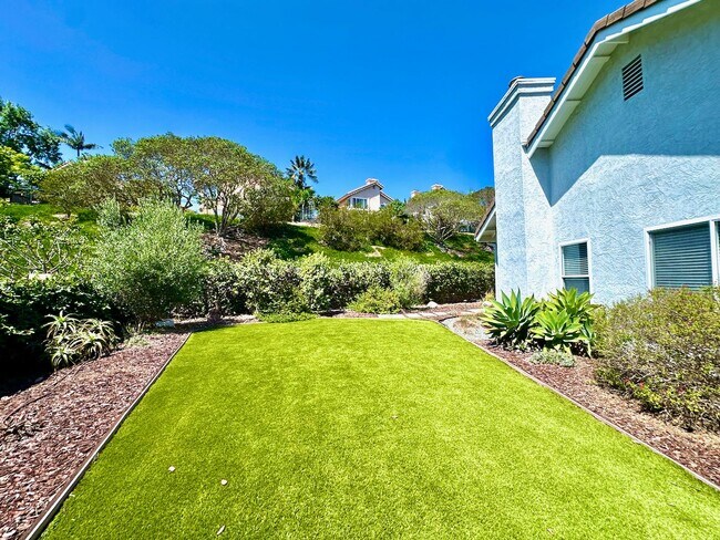 Building Photo - FOR RENT Call For Availability 3Br/3Ba 2128 Sqft Fully Furnished Del Mar Heights Vacation Home, C...