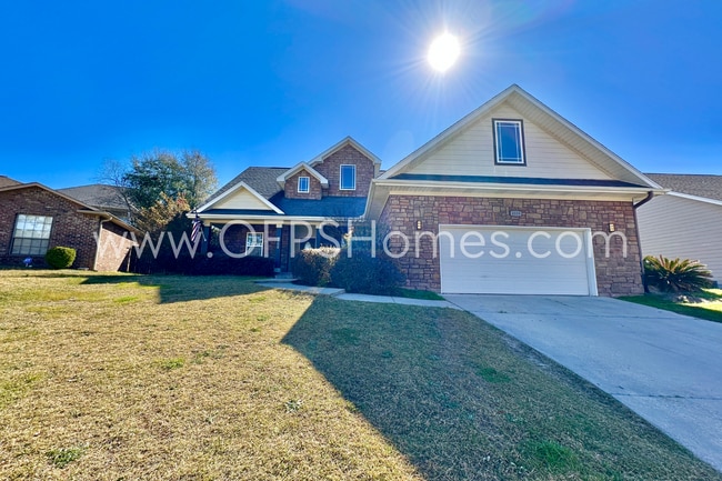 Building Photo - AVAILABLE IN AUG! 5BR/3BA IN S. CRESTVIEW